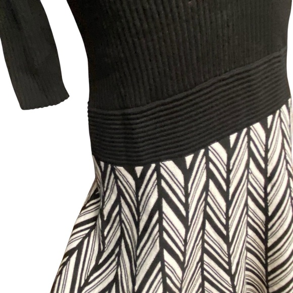 Candie’s Fit & Flare Sweater A Line Dress Size XL Black and White Chevron Fall - Picture 11 of 14